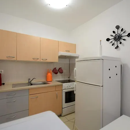 Lucy By Interhome Apartament