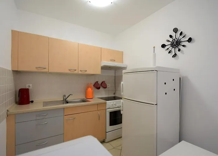 Lucy By Interhome Apartament